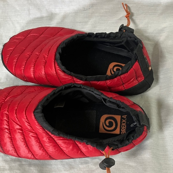 Brekka large men’s 9-10 women’s 11-12 Quilted Slippers - Picture 10 of 16